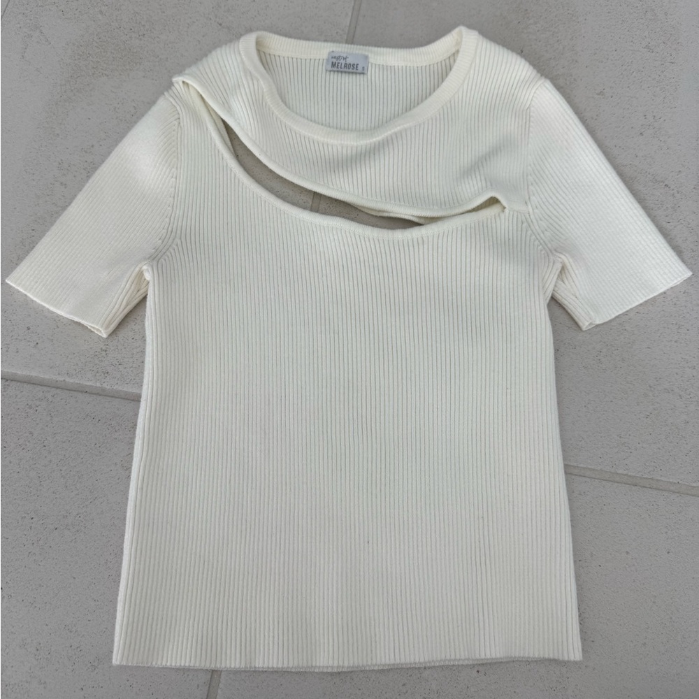 Ribbed Cutout Short Sleeve Top